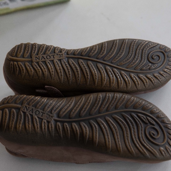 NAOT Taramoa Shiitake Nubuk  Size 37 - Size 6 - Picture 5 of 8